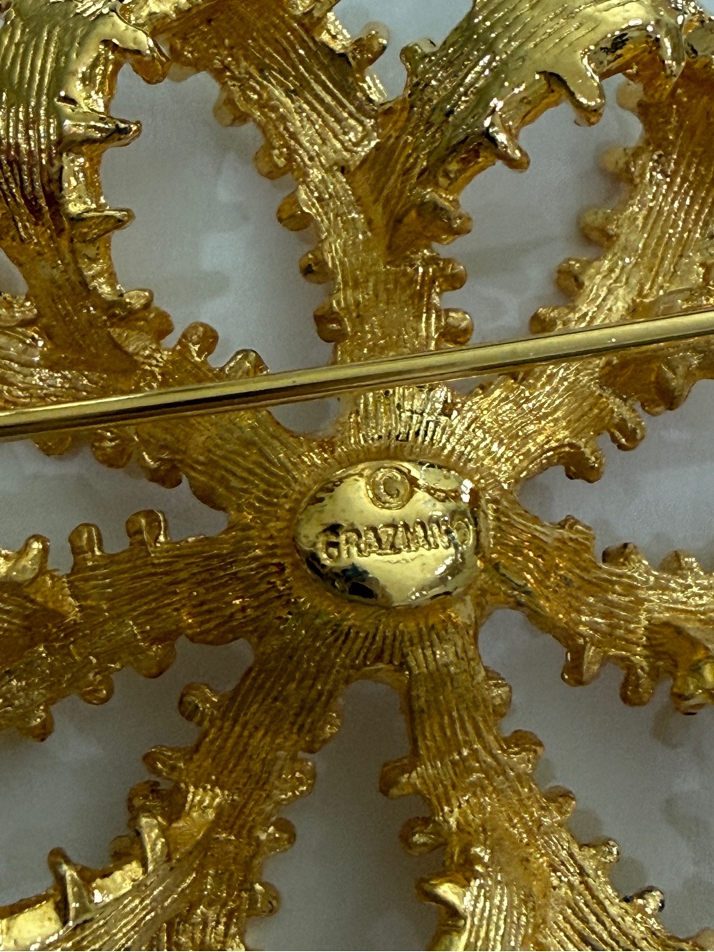 GRAZIANO Gold-Tone Floral Pin Brooch with Center Rhinestone - Picture 4 of 7
